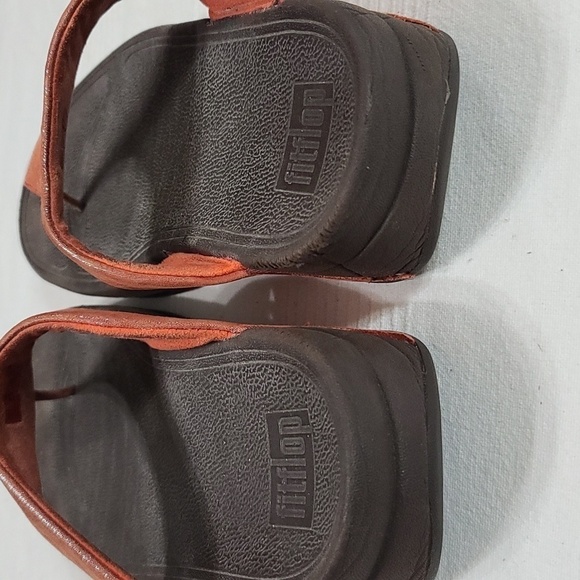 Fit Flops Wobbleboard Womens Flip Flops Sandals Red Shimmery Size 7 GUC READ - Picture 4 of 14